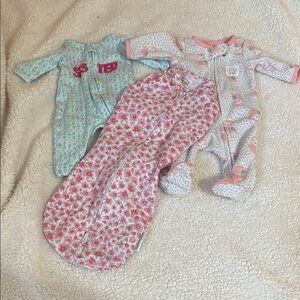 Floral Swaddle and Baby Sleepers Set